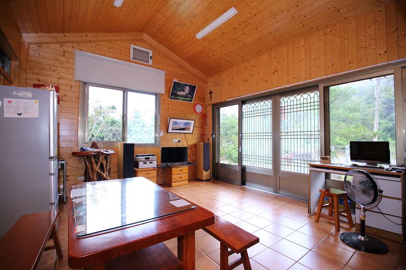 🏡 A館|樓中樓 8人包棟房